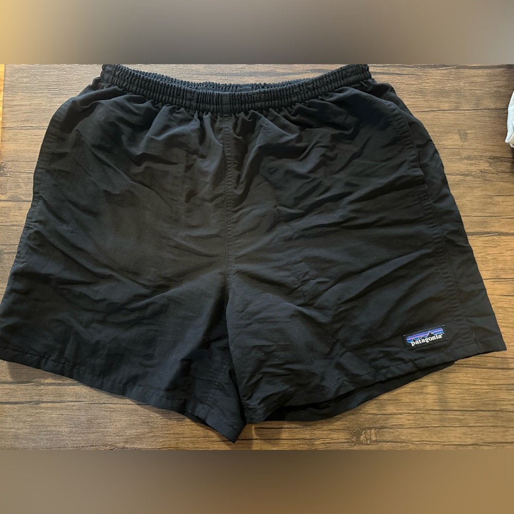 Men’s Small Patagonia 5” Baggies **Flawed-see description”
